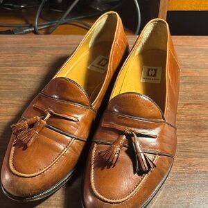 Magnanni Men's Tan Leather Tassel Loafers